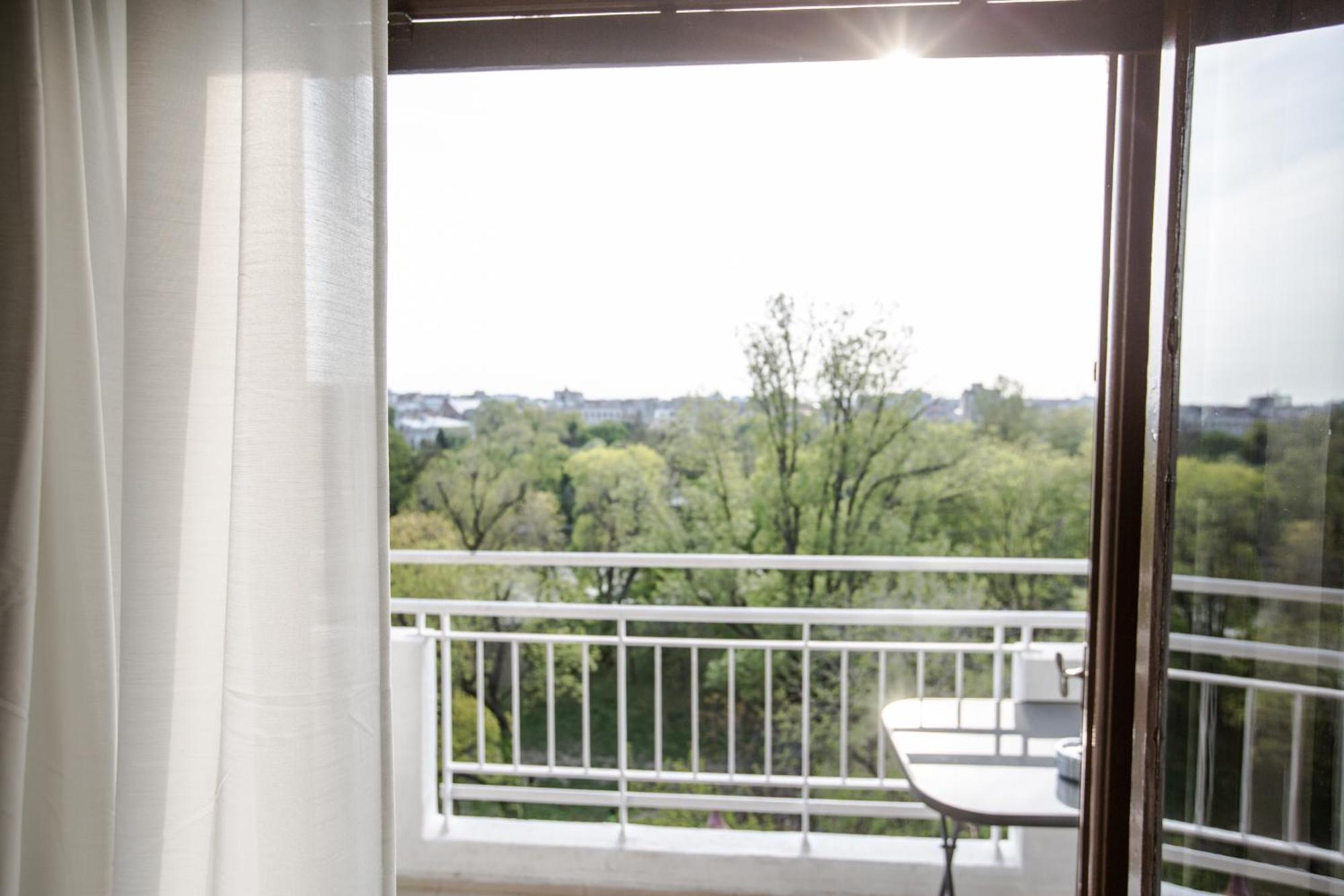 Spacious City View Apartment With Balcony Бухарест Экстерьер фото