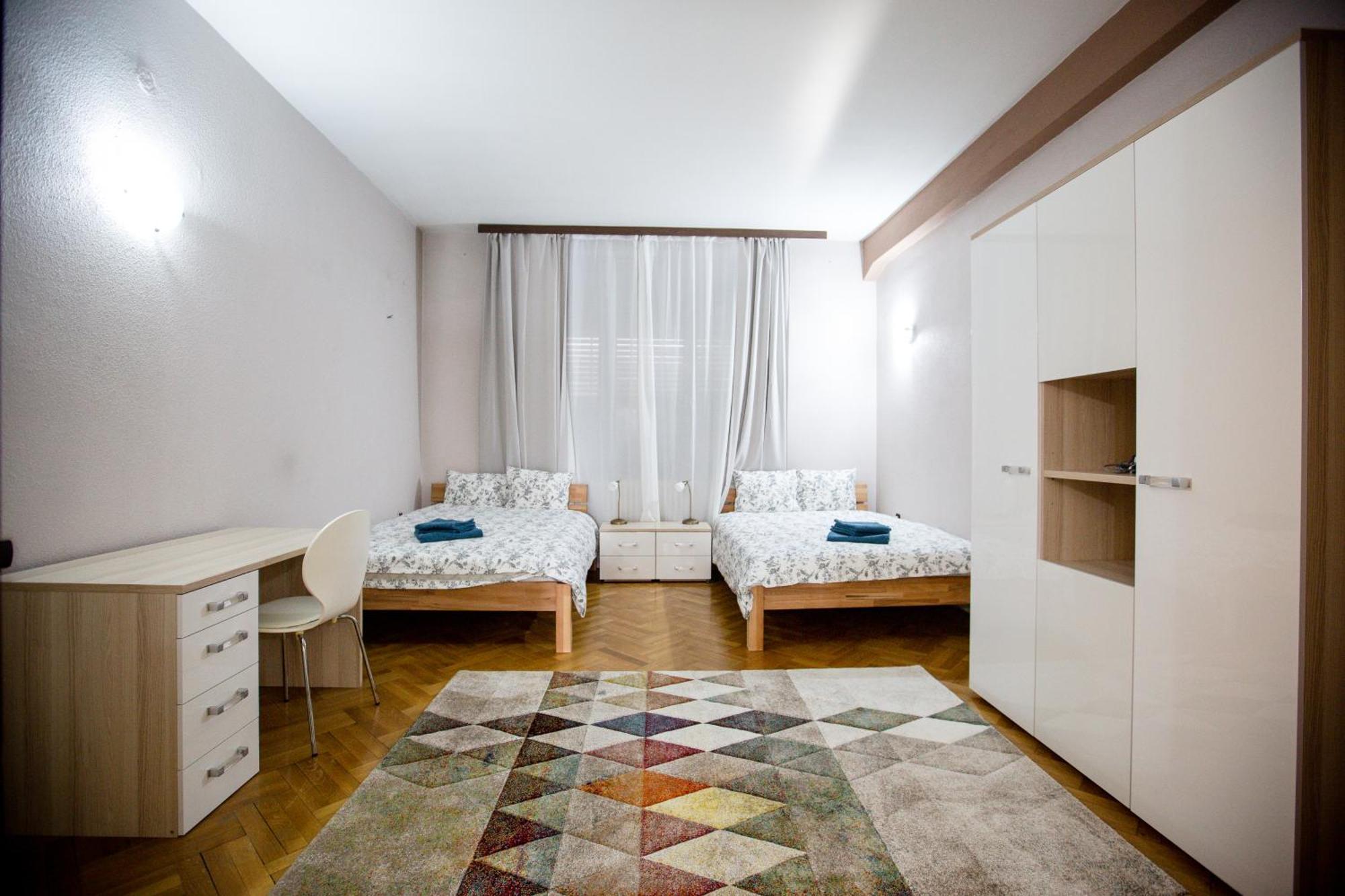 Spacious City View Apartment With Balcony Бухарест Экстерьер фото